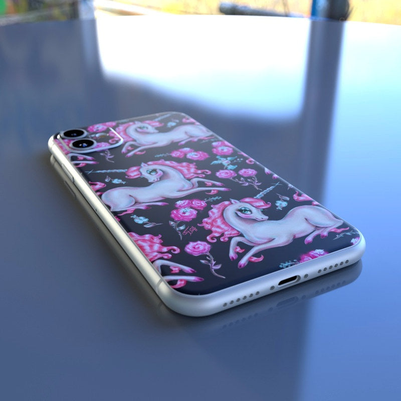 Unicorns and Roses - Apple iPhone 11 Skin