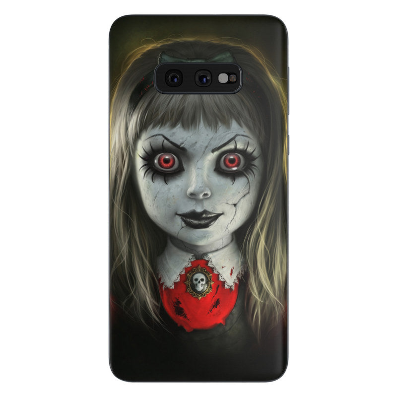 Haunted Doll - Samsung Galaxy S10e Skin